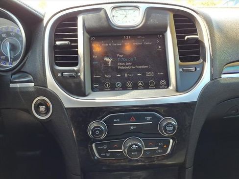 Certified 2019 Chrysler 300 Limited image 25