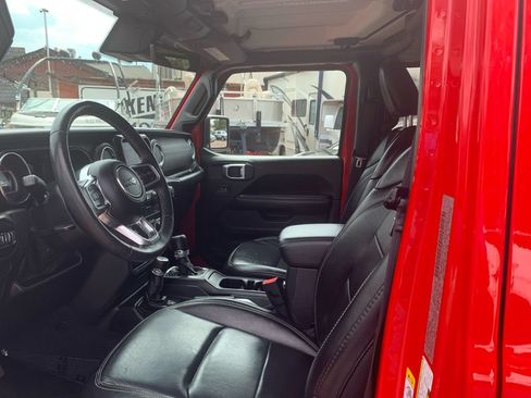Used 2020 Jeep Gladiator Overland AWD/4WD image 11