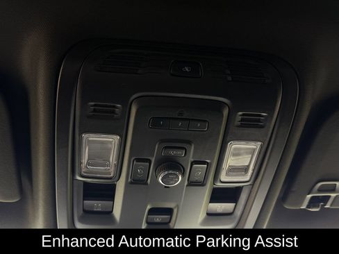 Used 2024 Cadillac Escalade Premium Luxury w/ Performance Package AWD/4WD image 29
