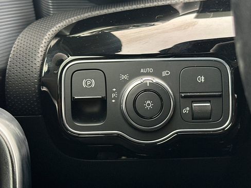 Used 2021 Mercedes-Benz A 220 image 30