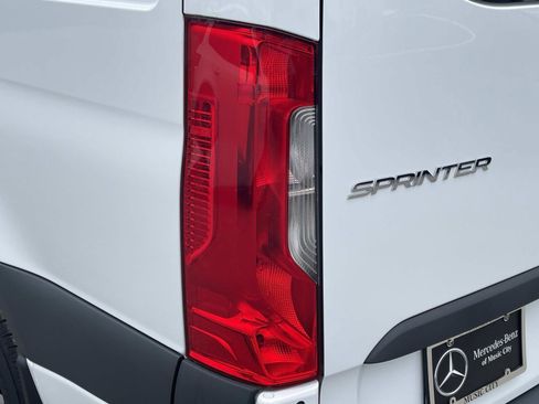 Used 2024 Mercedes-Benz Sprinter 2500 image 10