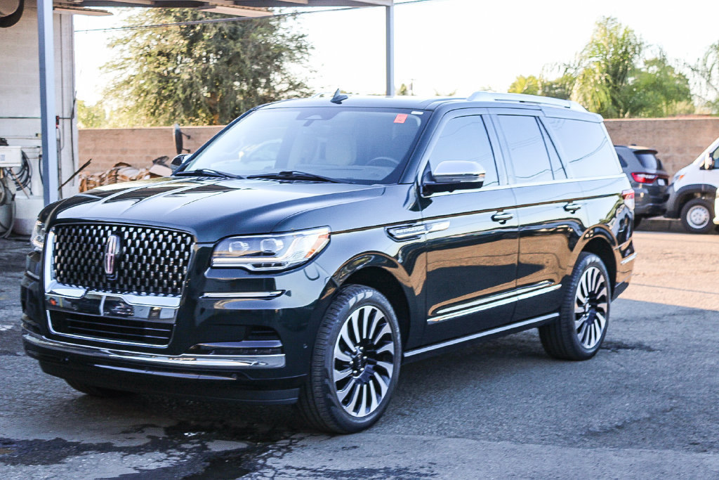 Used 2024 Lincoln Navigator Black Label AWD/4WD image 4