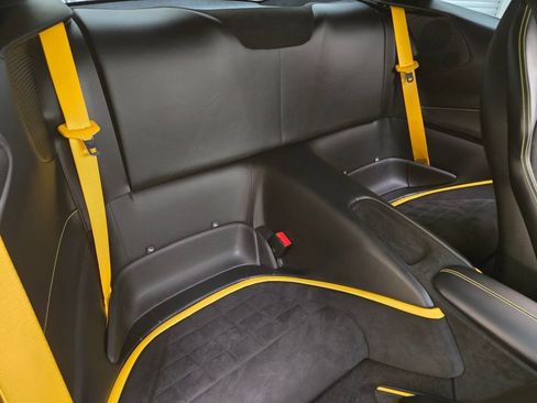 Used 2024 Ferrari Roma RWD image 22