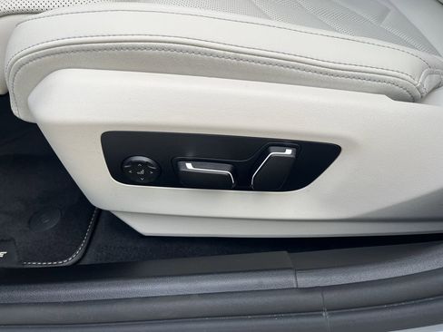 Certified 2025 BMW i5 M60 w/ Premium Package image 15