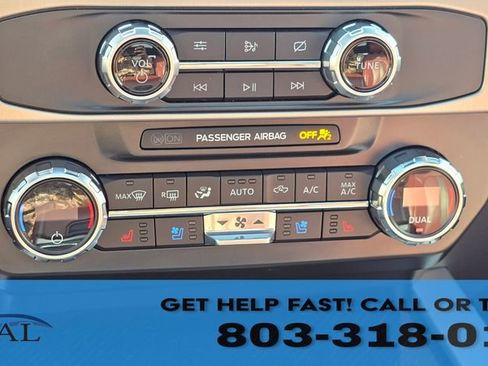 Used 2022 Ford F350 Platinum w/ FX4 Off-Road Package image 39