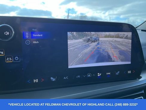 Used 2025 Chevrolet Traverse LT image 16