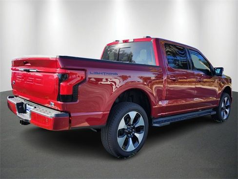 Used 2022 Ford F150 Lightning Platinum image 4