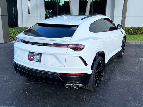 Used 2021 Lamborghini Urus AWD/4WD image 6