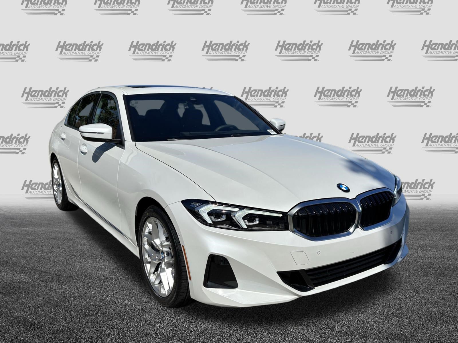 Certified 2025 BMW 330i Sedan RWD image 2