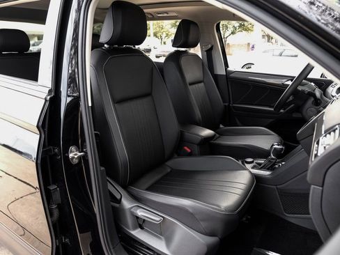 Used 2022 Volkswagen Tiguan SE image 47