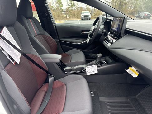 New 2025 Toyota Corolla SE image 31