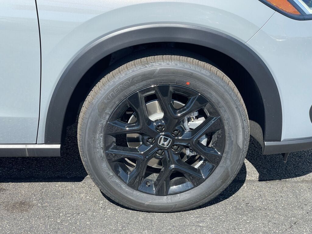 Used 2025 Honda HR-V Sport image 19