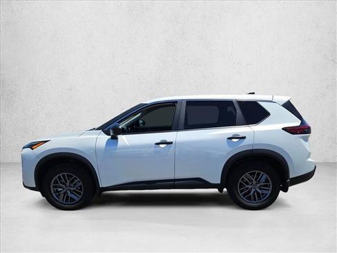 Used 2025 Nissan Rogue S FWD image 8