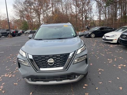 Used 2021 Nissan Rogue SL w/ Premium Package image 2