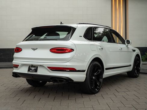 Used 2023 Bentley Bentayga Extended Wheelbase AWD/4WD image 3