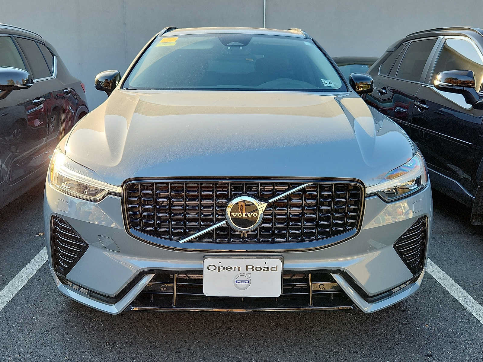 Used 2024 Volvo XC60 B5 Core w/ Protection Package Premier AWD/4WD image 2