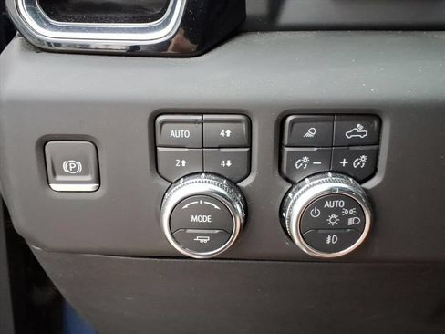 Used 2024 GMC Sierra 1500 Denali w/ Denali Reserve Package AWD/4WD image 12
