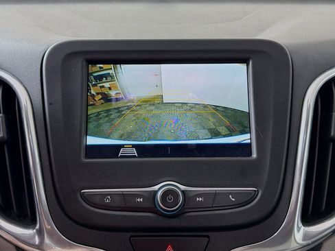 Used 2019 Chevrolet Equinox LS w/ LS Convenience Package image 17