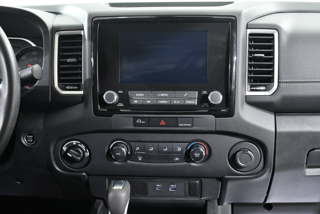 Used 2024 Nissan Frontier SV AWD/4WD image 9