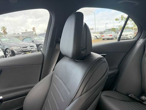 New 2025 Mercedes-Benz C 300 4MATIC Sedan image 30