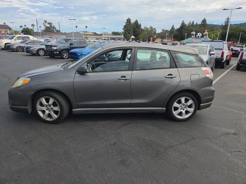 Used 2005 Toyota Matrix XR FWD image 2
