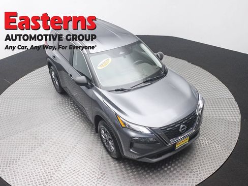Used 2023 Nissan Rogue S AWD/4WD image 3