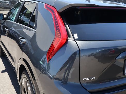 Used 2024 Kia Niro Wind FWD image 16