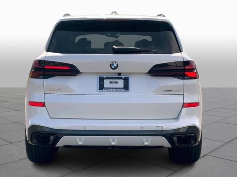 New 2026 BMW X5 sDrive40i image 4