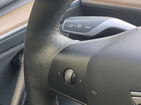 Used 2023 Tesla Model Y Long Range AWD/4WD image 29