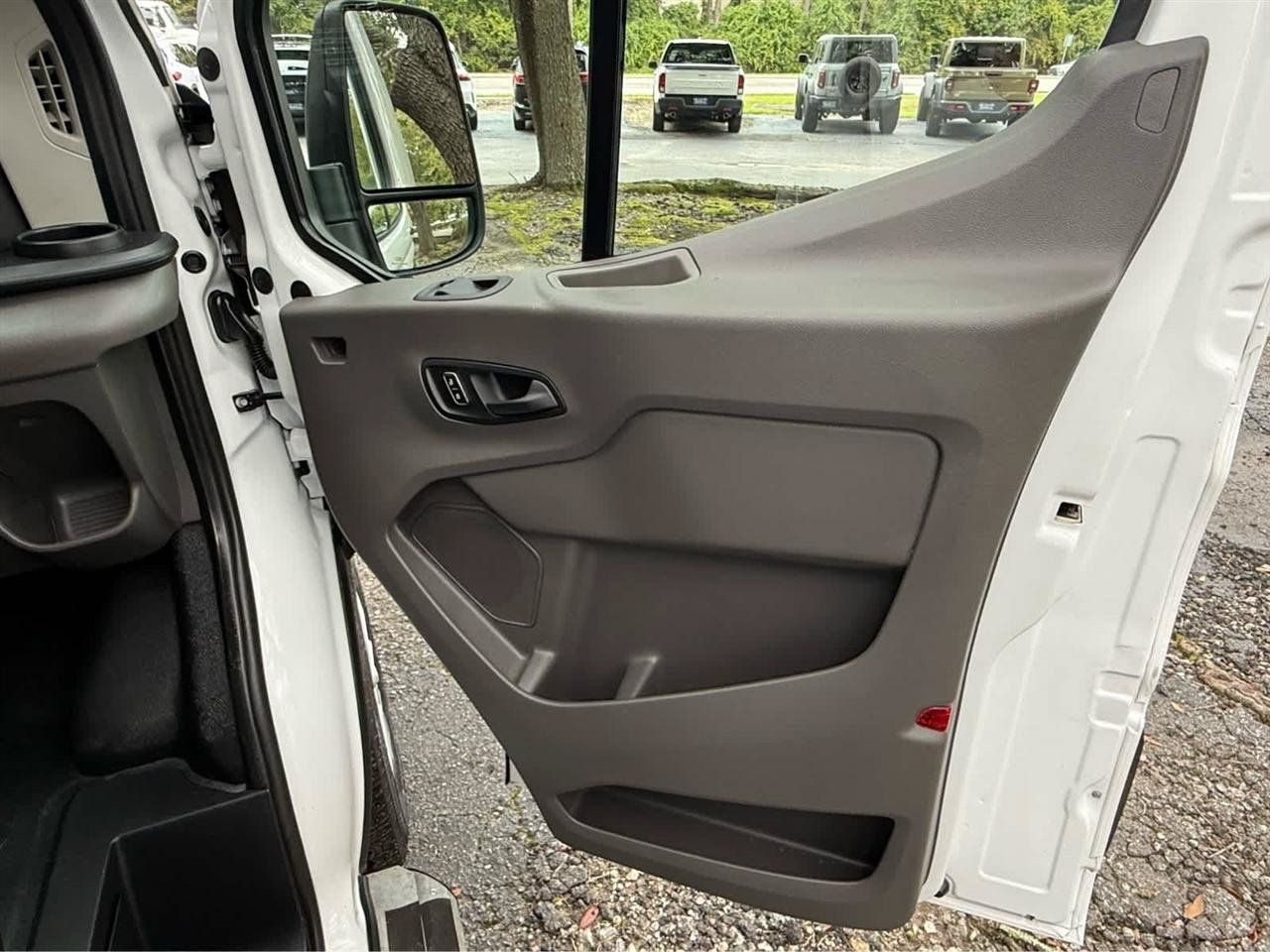 Used 2025 Ford Transit 250 Low Roof w/ Exterior Upgrade Package RWD image 16