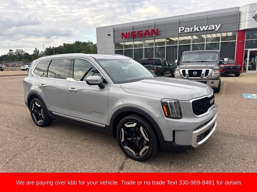 Used 2025 Kia Telluride EX AWD/4WD image 2