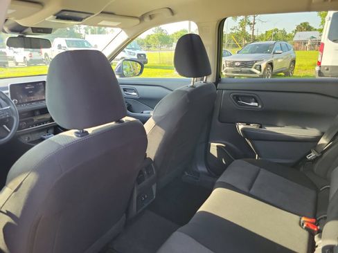 Used 2024 Nissan Rogue SV AWD/4WD image 31