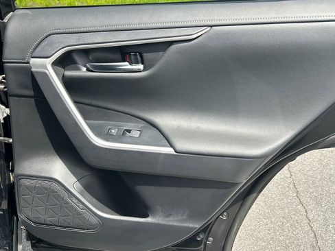 Used 2022 Toyota RAV4 Limited FWD image 16