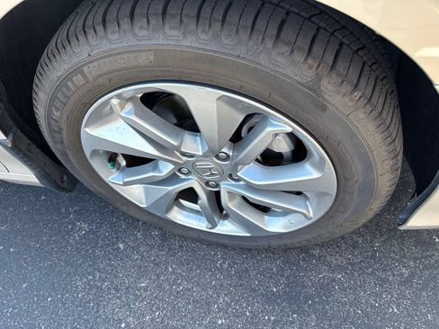 Certified 2019 Honda Accord LX image 4