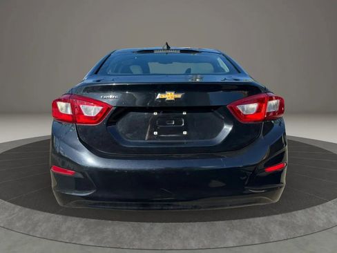 Used 2018 Chevrolet Cruze LS FWD image 7