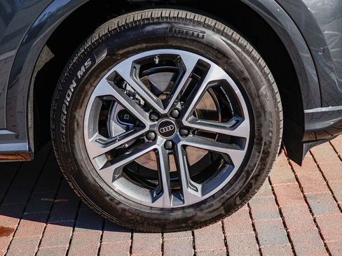 Certified 2025 Audi Q5 Premium Plus w/ Premium Plus image 11