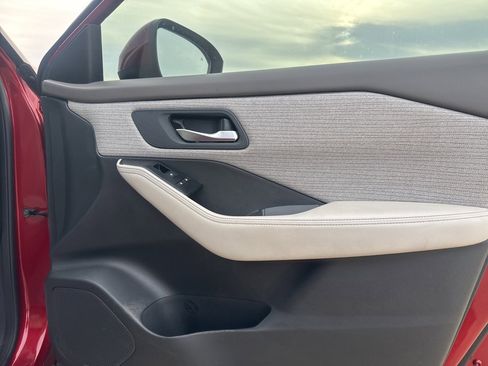 Certified 2023 Nissan Rogue SV image 9