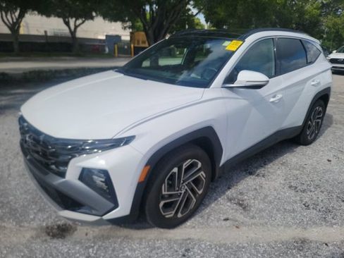 Used 2025 Hyundai Tucson Limited FWD image 2