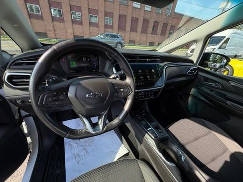 Used 2023 Chevrolet Bolt LT FWD image 20