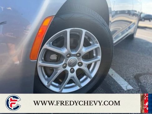 Used 2020 Chrysler Pacifica Touring-L FWD image 31
