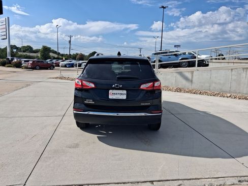 Used 2020 Chevrolet Equinox Premier FWD image 4