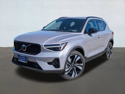 New 2026 Volvo XC40 B5 Ultra w/ Climate Package