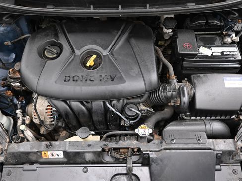 Used 2013 Hyundai Elantra GLS w/ Preferred Pkg FWD image 27