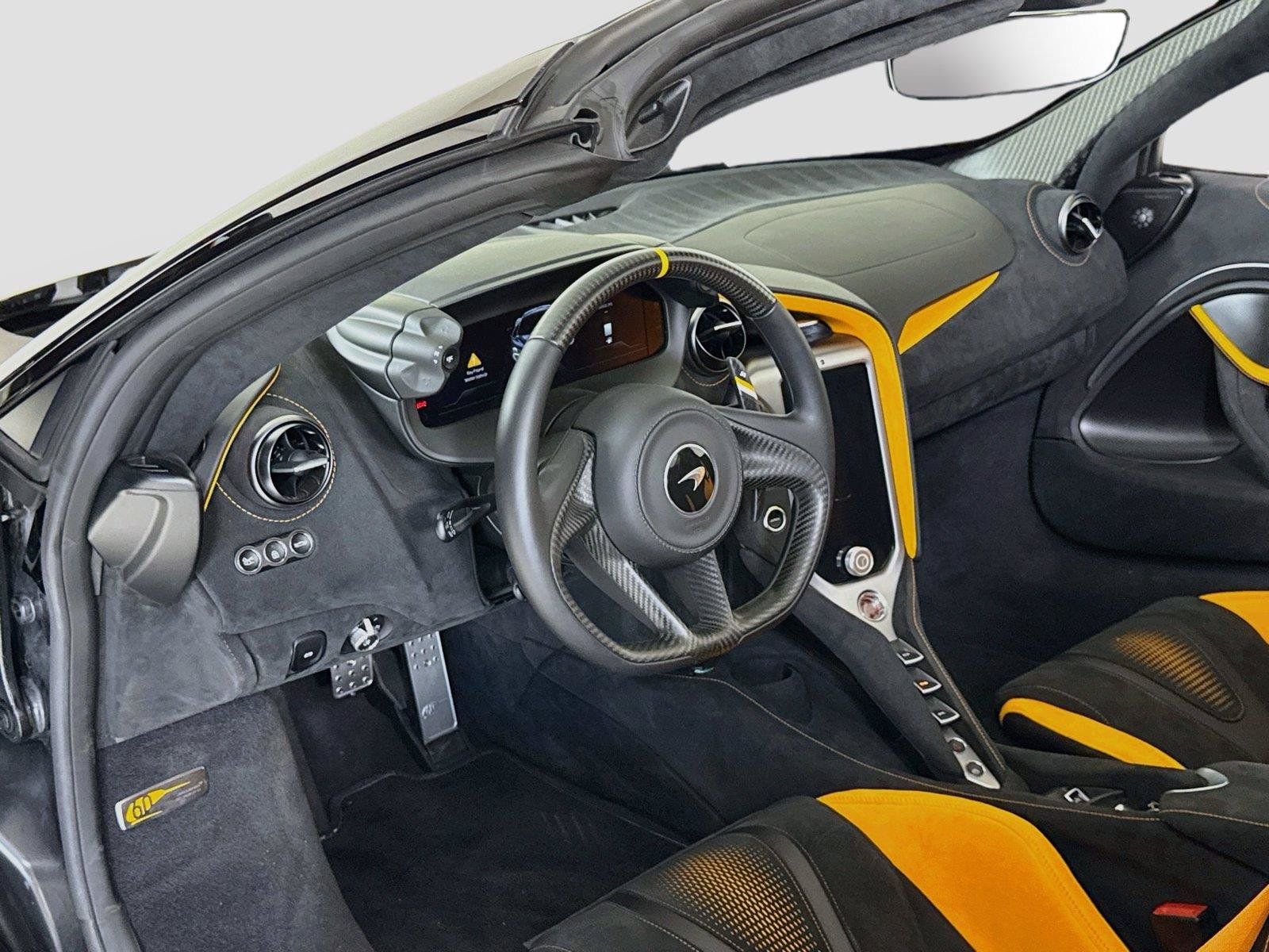 Used 2024 McLaren 750S Spider RWD image 13