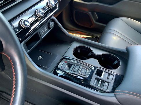 Used 2024 Honda Pilot TrailSport image 18