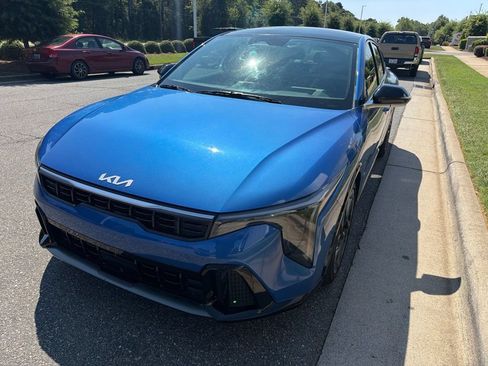 Used 2025 Kia K4 GT-Line w/ GT-Line Premium Package FWD image 9
