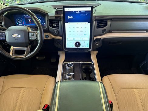 Used 2024 Ford Expedition Max Platinum AWD/4WD image 17