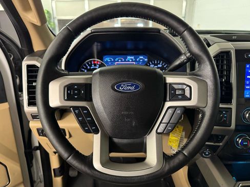 Used 2020 Ford F350 Lariat w/ Chrome Package image 23