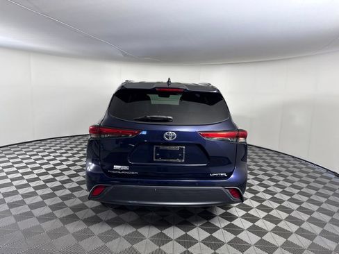 Used 2020 Toyota Highlander Limited FWD image 4