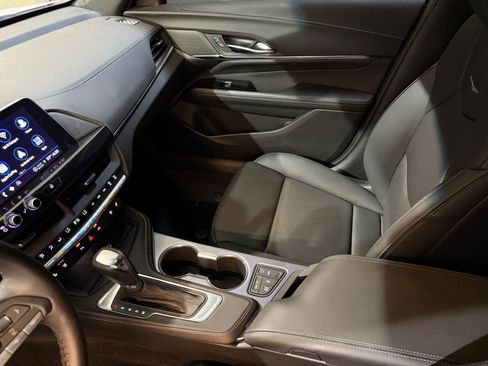 Certified 2025 Cadillac CT4 Premium Luxury RWD image 33